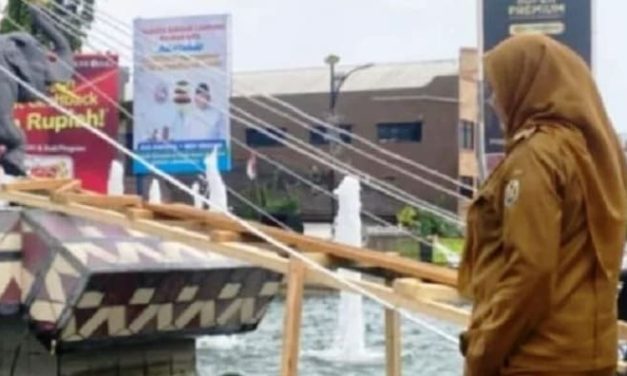 Pemerintah Kota Bandar Lampung Percantik Tugu Adipura