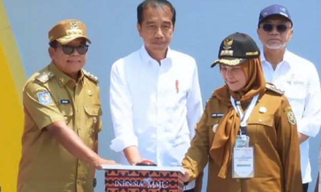 Pesan Presiden Jokowi Ke Walikota Eva Dwiana dan Pedagang: Rawat Pasar Pasir Gintung