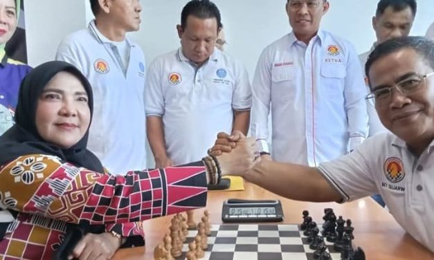 Walikota Eva Dwiana Buka Turnamen Catur Peradi Cup 2024