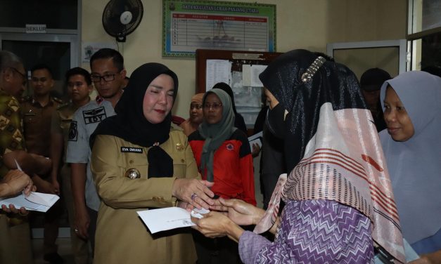 Respon Cepat Walikota Bandar Lampung Dalam Membantu Masyarakat Panjang Yang Terdampak Banjir