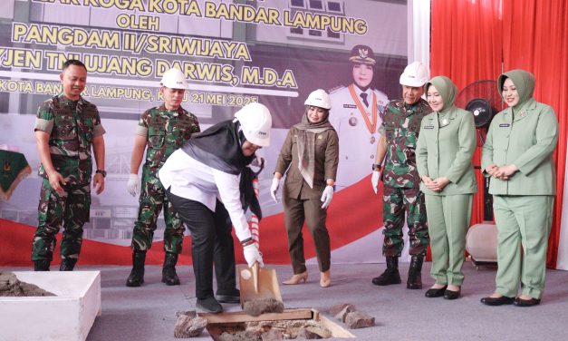 Walikota Badar Lampung Melakukan Seremoni Peletakan Batu Pertama Dalam Proses Revitalisasi Pasar Koga