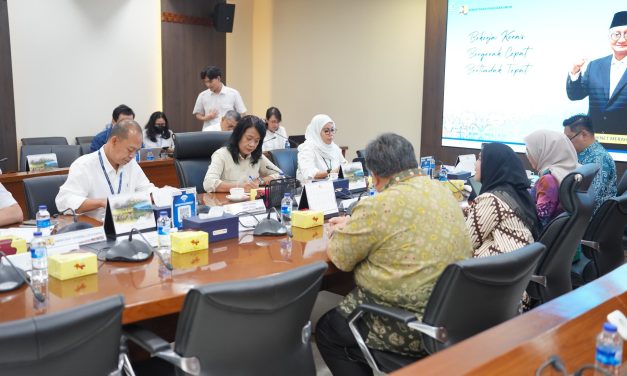 Walikota Bandar Lampung, Eva Dwiana melakukan audiensi dengan Wakil Menteri Pekerjaan Umum (PU), Diana Kusumastuti guna membahas sejumlah isu strategis yang menjadi perhatian masyarakat Kota Tapis Berseri