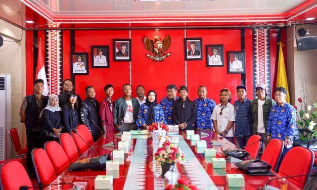 Sebanyak 7 Seniman Mural Di Bandar Lampung Berangkat Umroh Dari Bunda Eva 