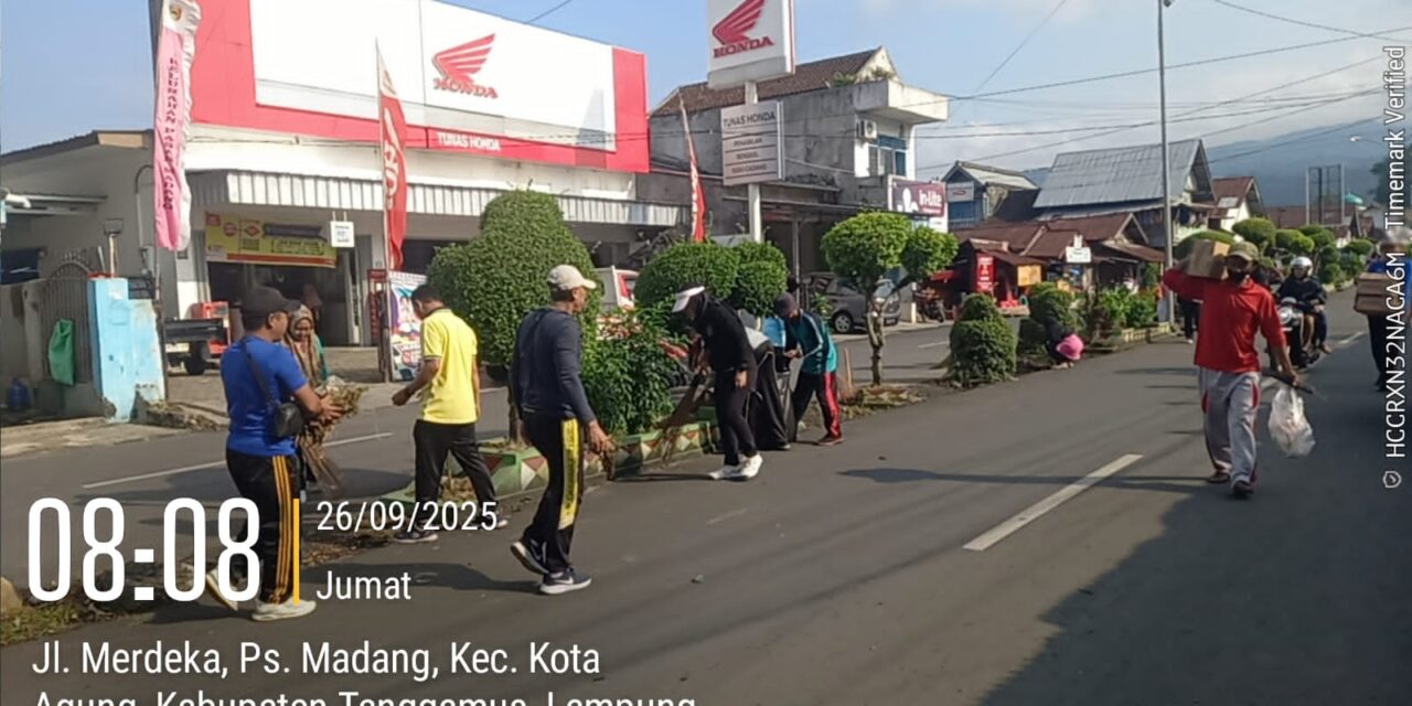 Dukung World Clean Up Day, Kelurahan Pasar Madang Dan Stakeholder Bersihkan Sampah