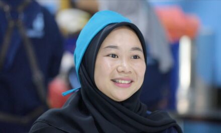 MBG Jadi Berkah Keluarga: Ibu Bekerja di Dapur, Anak Dapat Asupan Bergizi Gratis