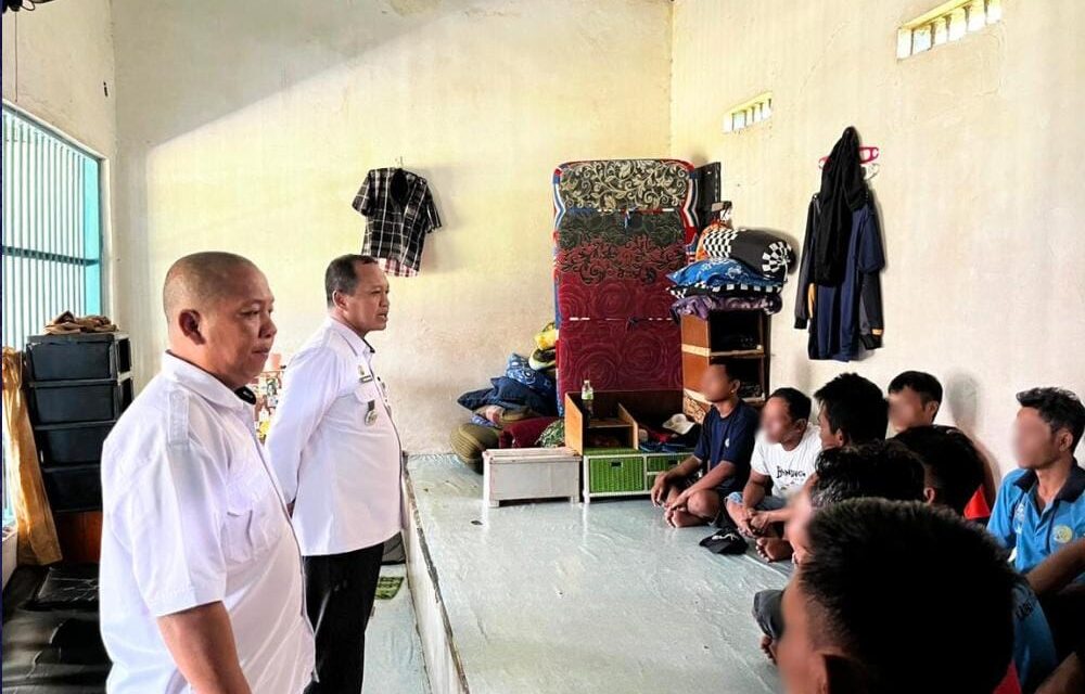 Wujudkan Lapas Bersih, Lapas Kotaagung Laksanakan Razia Penggeledahan Blok Hunian Warga Binaan