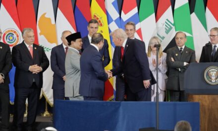 Trump ke Prabowo di Penandatanganan Perdamaian Gaza: Luar Biasa, Kerja Bagus!