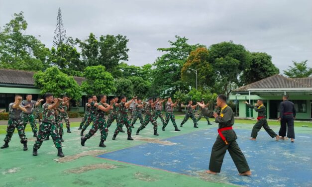 Prajurit Kodim 0424/Tanggamus Laksanakan Latihan Pencak Silat Militer untuk Tingkatkan Kemampuan Bela Diri
