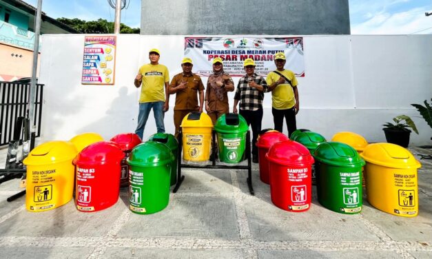 Kelurahan Pasar Madang Terima Bantuan Kontainer Sampah Dari Rokok Jendral