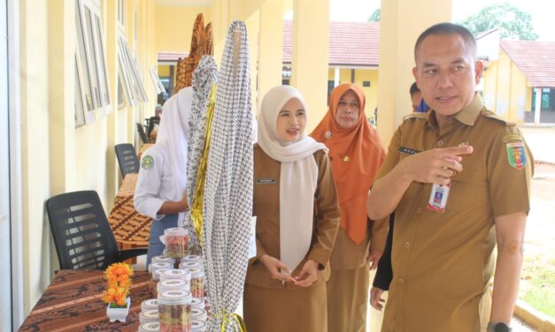 SMKN 1 Airnaningan Unjuk Karya Kreatif Dan Inovasi Produk UMKM Siswa