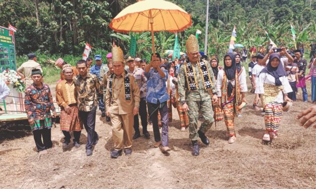 Dandim 0424/Tanggamus Sambut Kunjungan Kerja Pangdam XXI/RI di Peresmian Jembatan Gantung Garuda