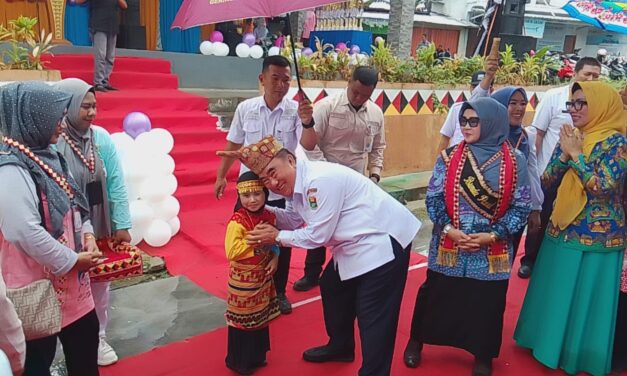 Hujan Tak Surutkan Semangat, Bupati Tanggamus Hadiri Gebyar TK di Taman Kota Agung