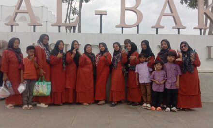 Perkuat Iman dan Ukhuwah, Majelis Taklim Baitul Ridho dan Darussalam Gelar Wisata Religius