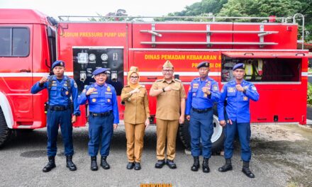 Pemkab Pesawaran Gelar Apel Mingguan Sekaligus Penyerahan Kendaraan Damkar Hibah Pemrov DKI Jakarta