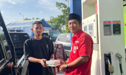 SPBU 24.353.49 Kotaagung Berbagi Takjil di Bulan Suci Ramadhan
