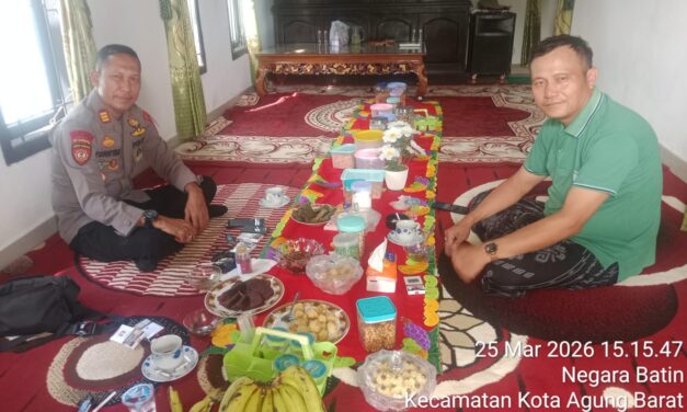 Momen Idul Fitri 1447 H, Kapolsek Kotaagung Silaturahmi di Kediaman Mirza S.E