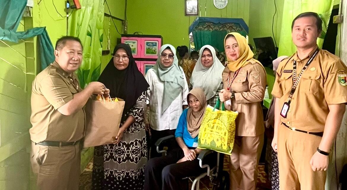 Sentuhan Kemanusiaan di Pesisir Tanggamus, Anak Penderita Autoimun Terima Bantuan Kursi Roda dari YSAB