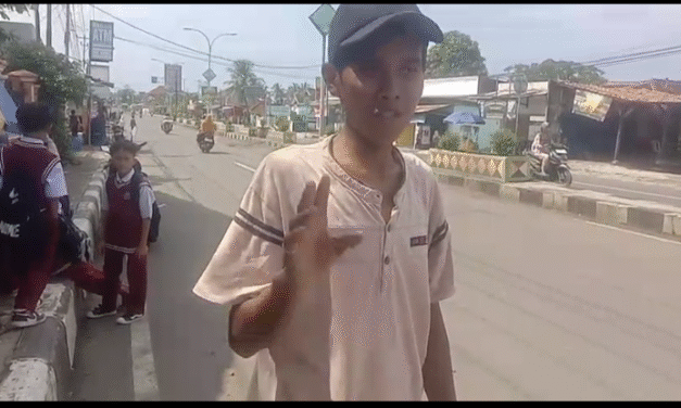 Langkah Pangeran di Pagi Buta: Perjuangan Deni Menghidupi Keluarga di Tengah Keterbatasan