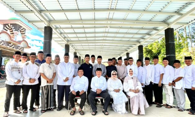 Bupati Tanggamus Saksikan Penyembelihan Hewan Kurban, 7 Sapi dan 28 Kambing Disalurkan untuk Warga Kurang Mampu