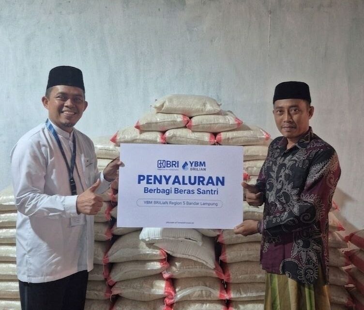 YBM BRILiaN Region 5 Bandar Lampung Salurkan Program Berbagi Beras Santri untuk Pondok Pesantren Al Huda, Lampung Timur