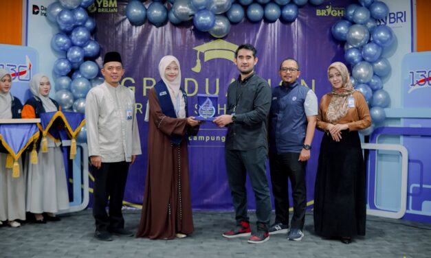 YBM BRILiaN Region 5 Bandar Lampung Wisuda 24 Awardee Bright Scholarship Batch 8, Siapkan Pemimpin Profesional Berakhlak Mulia