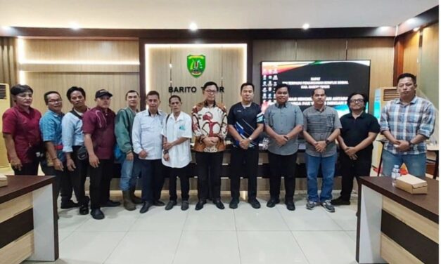 Mediasi sengketa lahan dengan PT.multi tambang jaya utama .dibarito timur gagal,perwakilan perusahaan walk out.