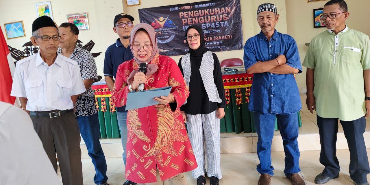 Bahirul Alvarizi, S.E Ketua Umum dan Para Pengurus IKBA-SP45TA Dilantik Kepala SMPN 5 Bandar Lampung Marlena, M. Pd