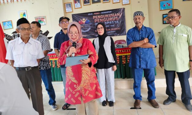 Bahirul Alvarizi, S.E Ketua Umum dan Para Pengurus IKBA-SP45TA Dilantik Kepala SMPN 5 Bandar Lampung Marlena, M. Pd