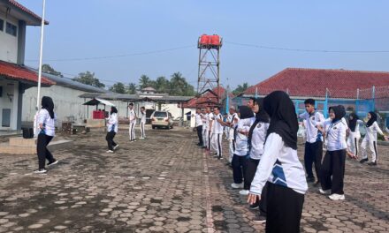 Jaga Kebugaran Fisik Pegawai, Lapas Kotaagung Semarakkan Jumat Pagi dengan Senam Bersama