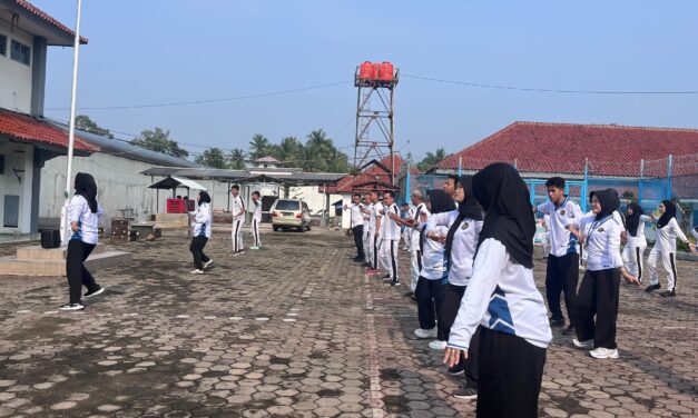 Jaga Kebugaran Fisik Pegawai, Lapas Kotaagung Semarakkan Jumat Pagi dengan Senam Bersama